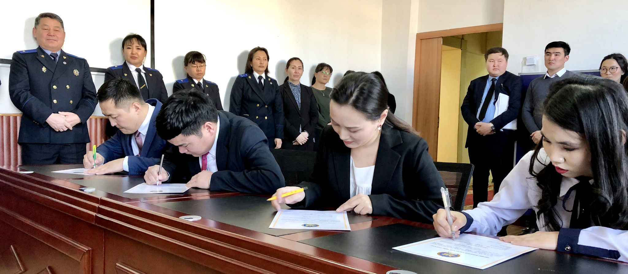 БАЯНЗҮРХ ДҮҮРГИЙН ПРОКУРОРЫН ГАЗАРТ  ТАНГАРАГ ӨРГӨХ ЁСЛОЛЫН АЖИЛЛАГАА БОЛЛОО